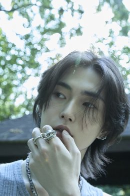 XngHan (ซึงฮัน) เดบิวต์เดี่ยวภายใต้แบรนด์ศิลปินของตัวเองชื่อว่า 'XngHan&Xoul' (ซึงฮันแอนด์โซล) ด้วยซิงเกิลแรก "Waste No Time" สื่อความตั้งใจที่ไม่อยากเสียเวลา พร้อมก้าวไปข้างหน้าอย่างไม่ลังเล